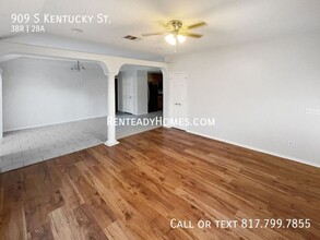 909 S Kentucky St in McKinney, TX - Building Photo - Building Photo