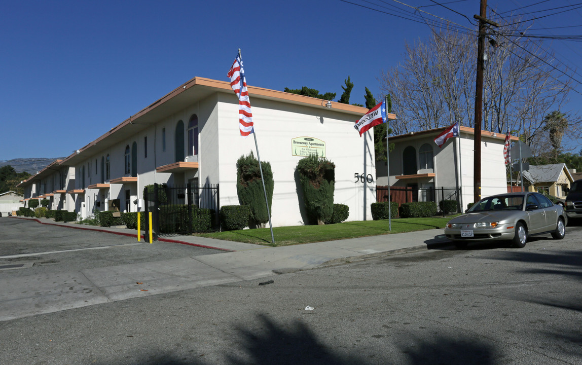 Breezeway Apartments in San Bernardino, CA - Building Photo