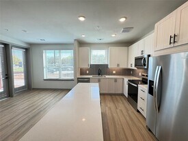 11604 Stonehollow Dr in Austin, TX - Building Photo