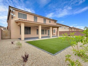 6465 Grande River Ct in Las Vegas, NV - Building Photo - Building Photo