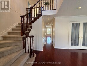 2 Kentsdale Dr in Ottawa, ON - Building Photo - Building Photo