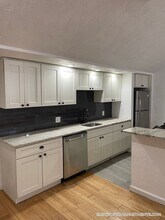 241 Maverick St in Boston, MA - Foto de edificio - Building Photo