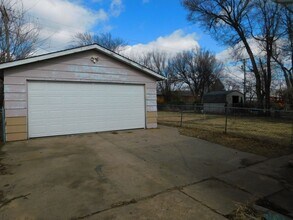 2422 W 30th St in Wichita, KS - Building Photo - Building Photo