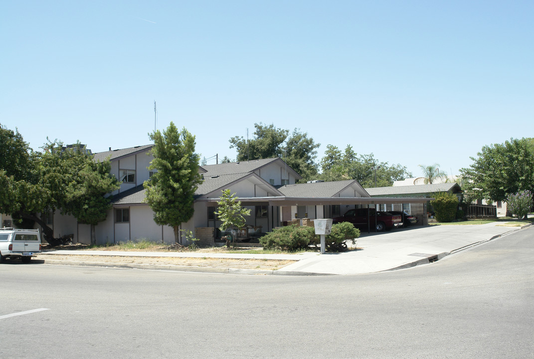 1155 E St in Reedley, CA - Building Photo