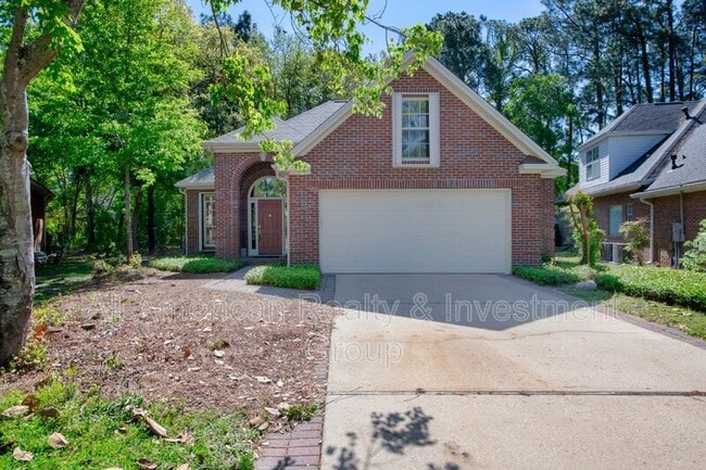 property at 1467 Oakmont Pl