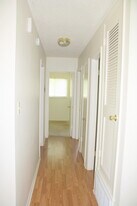 8101 Stillwood Ln in Austin, TX - Building Photo