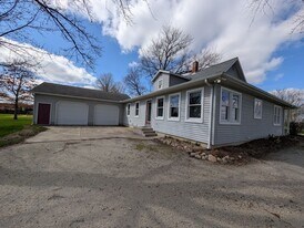 13200 Co Rd 20 in Middlebury, IN - Building Photo