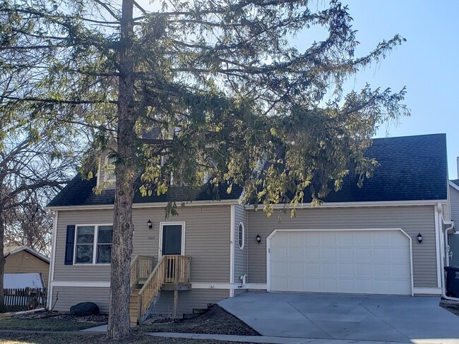 property at 1323 W Main St