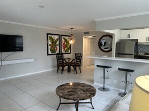205 Dorchester I in West Palm Beach, FL - Building Photo - Building Photo