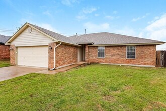 420 Marrgate Dr in Yukon, OK - Building Photo - Building Photo