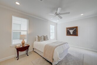 1035 Ashland St in Houston, TX - Building Photo - Building Photo