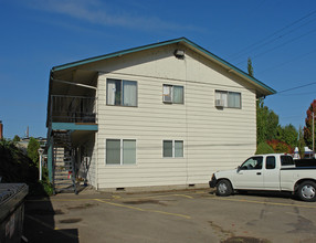 1686 Liberty St NE in Salem, OR - Building Photo - Building Photo