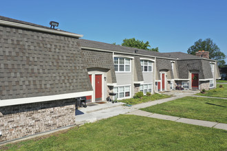 Clayton Apartments in Kansas City, MO - Building Photo - Building Photo