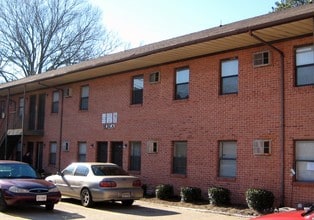 Tomlin Apartments in Norfolk, VA - Building Photo - Building Photo