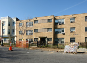 612 12th St NE in Washington, DC - Building Photo - Building Photo