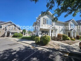 365 S State St in Provo, UT - Building Photo