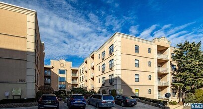 8915 Bergenwood Ave, Unit 61 in North Bergen, NJ - Building Photo - Building Photo