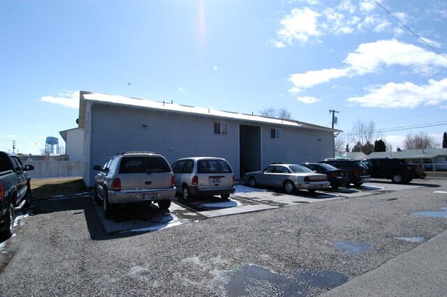 230 Sumac St in Blackfoot, ID - Building Photo