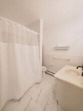 637 Cove Rd in Stamford, CT - Building Photo - Building Photo