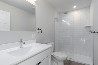 224 Hall St in Phoenixville, PA - Building Photo - Interior Photo