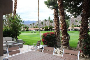 55069 Oak-Hill in La Quinta, CA - Building Photo