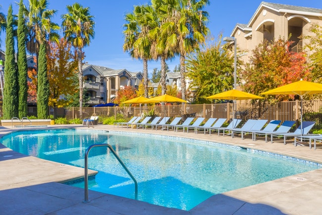 Broadleaf Apartments