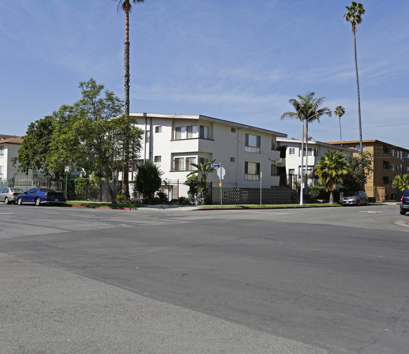 401 S St Andrews Pl in Los Angeles, CA - Foto de edificio