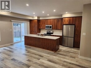 291 Falcon Dr in Woodstock, ON - Building Photo - Building Photo