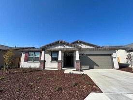 2254 S Sylmar Ave in Fresno, CA - Building Photo