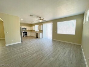 8050 Villa Avada Ct in Las Vegas, NV - Building Photo - Building Photo