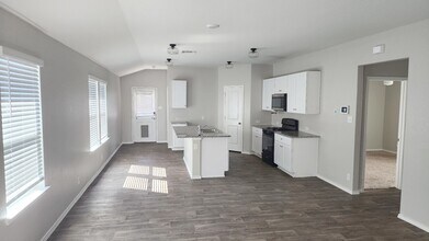 4051 Fort Palmer Blvd in Converse, TX - Building Photo - Building Photo