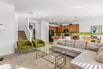 230 Ballo Dr in Kissimmee, FL - Building Photo - Building Photo