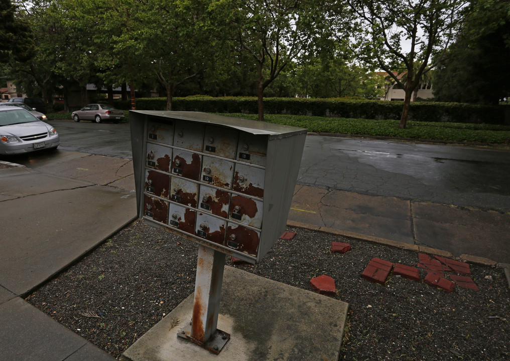 1055 Vermont St in San Jose, CA - Foto de edificio