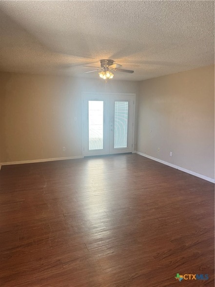 414 Mariner Dr in Victoria, TX - Foto de edificio - Building Photo