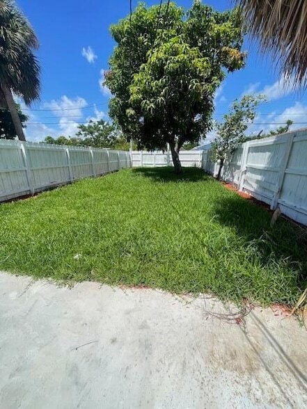 413 N E St in Lake Worth Beach, FL - Building Photo - Building Photo