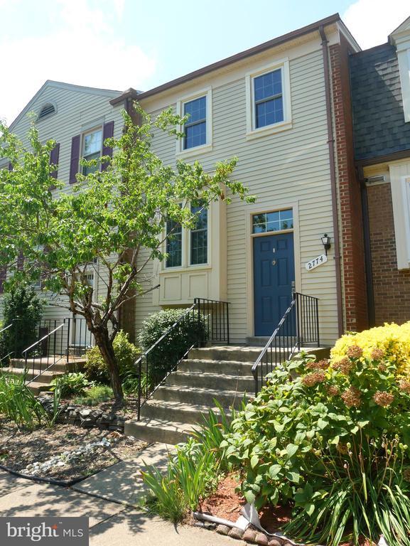 property at 2774 Grovemore Ln