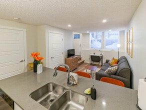 209 Cranbrook Walk SE in Calgary, AB - Building Photo - Building Photo