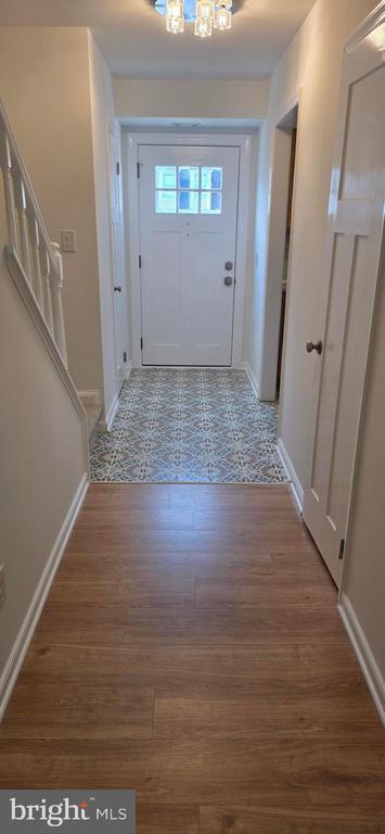 property at 165 Leeds Ct W