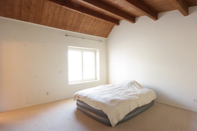 1232 Stanford St, Unit 4 in Santa Monica, CA - Building Photo - Building Photo