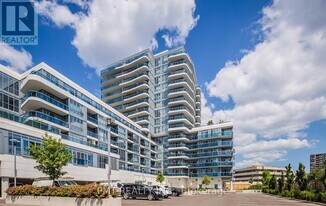 9471 Yonge St in Richmond Hill, ON - Building Photo
