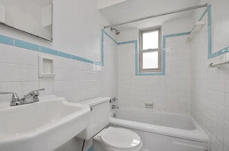 337 E 41st St, Unit 2a in New York, NY - Foto de edificio - Building Photo