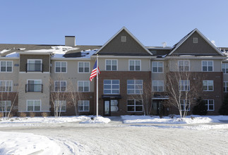 Bottineau Ridge in Maple Grove, MN - Building Photo - Building Photo