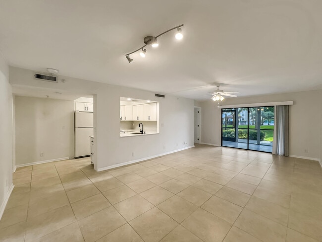 property at 2112 S Cypress Bend Dr
