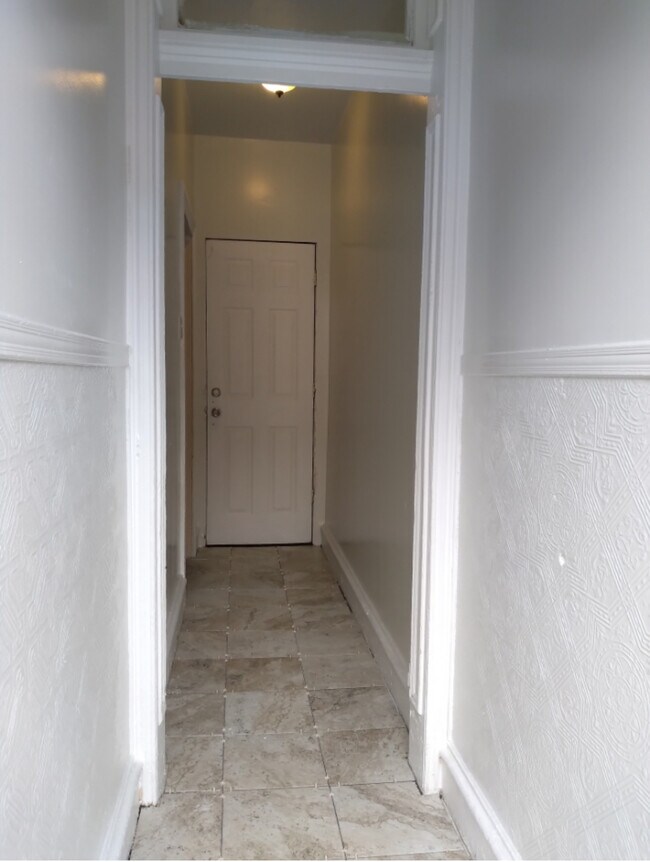 2533 N Water St, Unit 2 in Philadelphia, PA - Building Photo - Building Photo