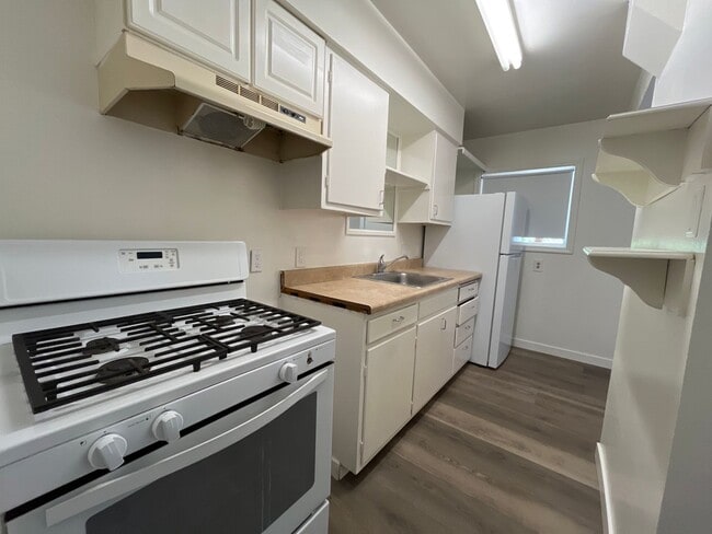 property at 622 S Kalmia St