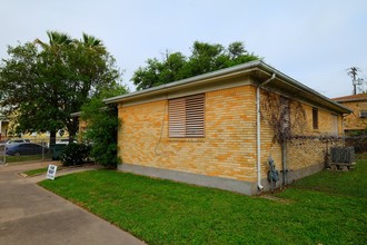 2512 Avenue K in Galveston, TX - Building Photo - Building Photo