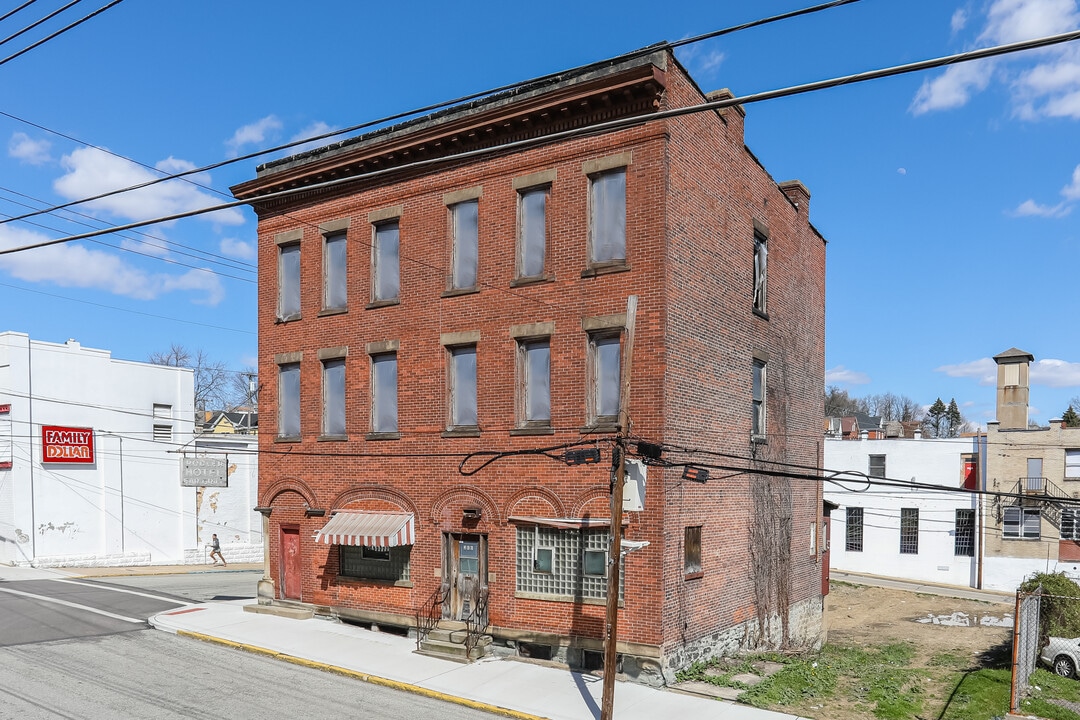 300 Hays Ave in Pittsburgh, PA - Foto de edificio