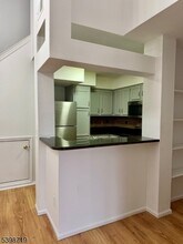 94 Wescott Rd in Bedminster, NJ - Building Photo - Building Photo