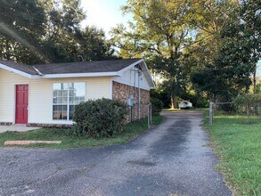 6185 Three Notch Rd in Mobile, AL - Building Photo - Building Photo