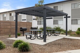 ALTA in El Cajon, CA - Foto de edificio - Building Photo